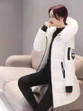 Parka da donna con cappuccio in pelliccia calda invernale Moda comode tasche con cerniera Design Giacca lunga Cappotti femminili sottili ed spessi eleganti
