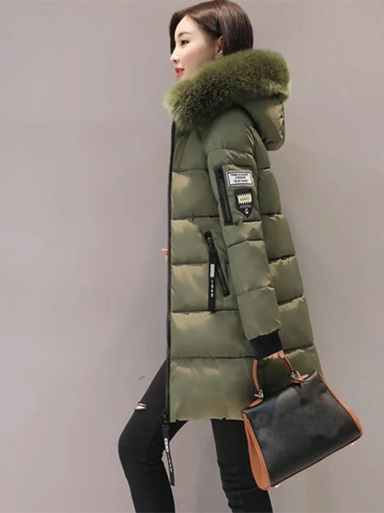 Parka da donna con cappuccio in pelliccia calda invernale Moda comode tasche con cerniera Design Giacca lunga Cappotti femminili sottili ed spessi eleganti