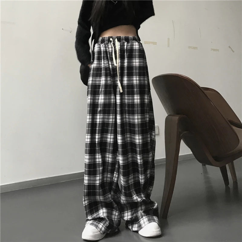 Pantaloni sportivi da donna oversize Pantaloni casual scozzesi neri alla moda Tasche in vita elastiche larghe Pantaloni larghi hip-hop unisex per studenti