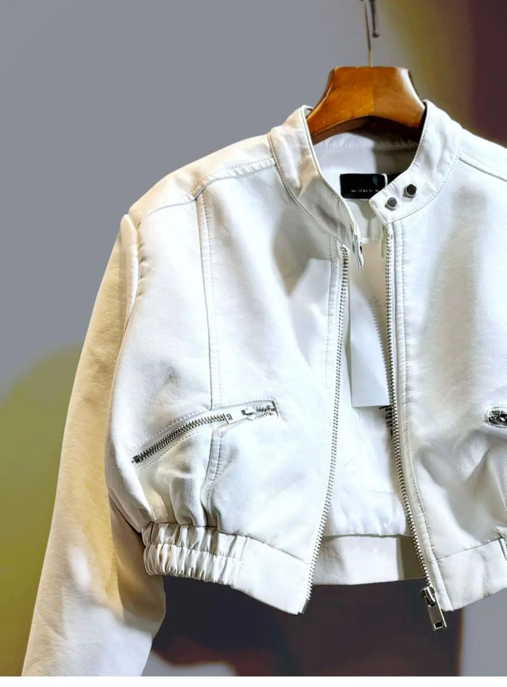 2025 Autunno nuova bella giacca da moto corta versatile giacca in pelle PU a vita alta per donna cappotto in pelliccia sintetica