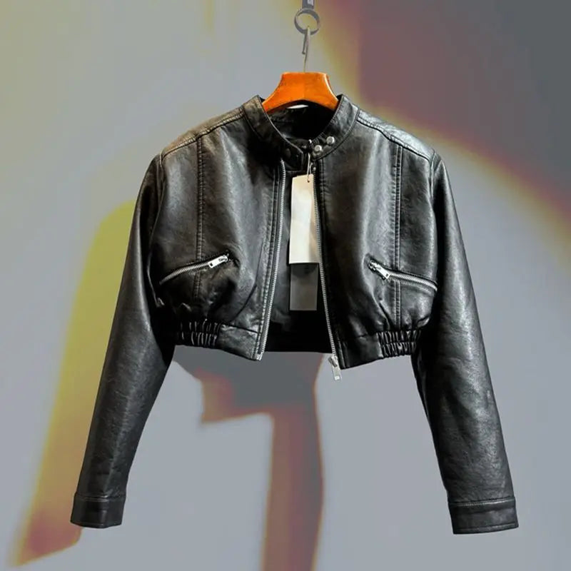 2025 Autunno nuova bella giacca da moto corta versatile giacca in pelle PU a vita alta per donna cappotto in pelliccia sintetica