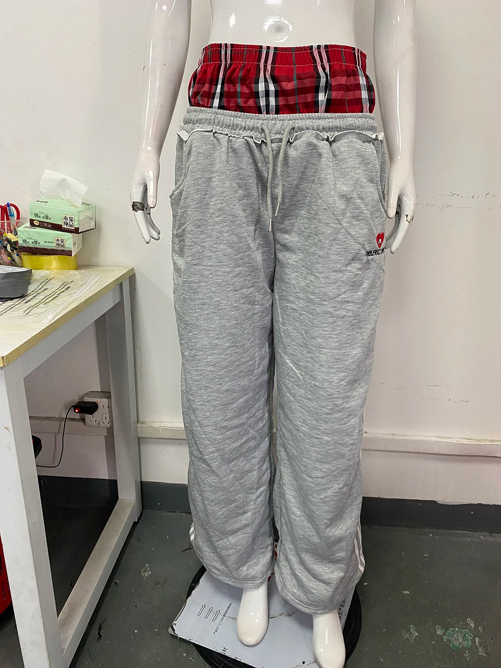 Set da due pezzi vestibilità ampia stile college retrò americano con pantaloni da bagno finti con doppia testa a doppia vita per il tempo libero sportivo Moda 2025