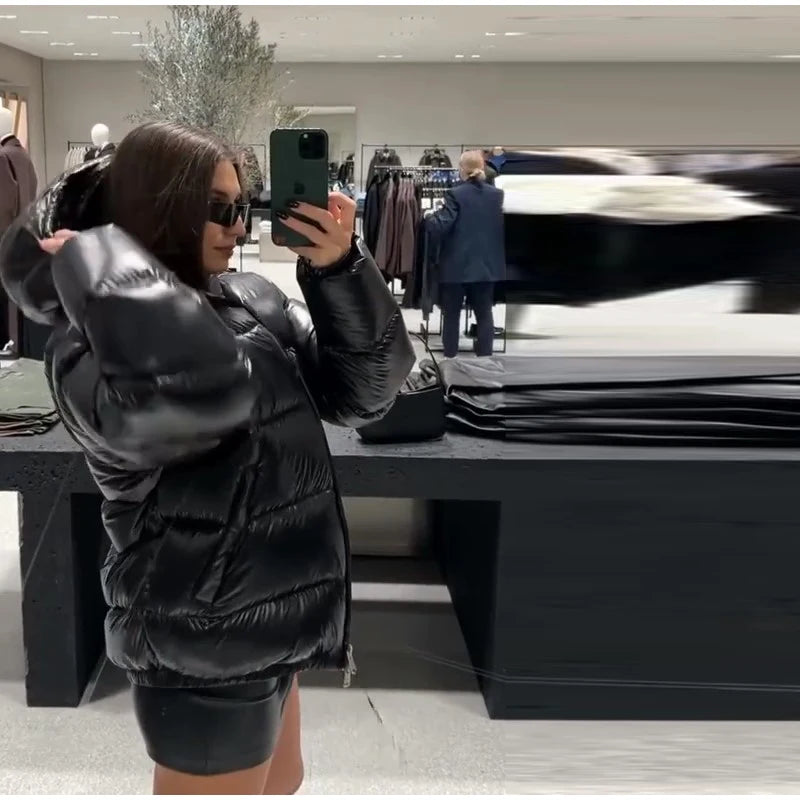 2025 Autunno Inverno Stile neutro Cappotto imbottito in cotone Casual Cerniera con cappuccio Giacca solida Moda Parka caldo a prova di freddo Capispalla
