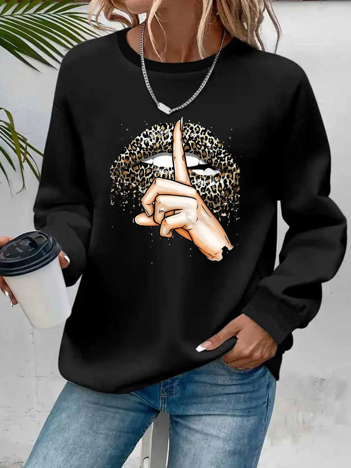 Pullover con cappuccio girocollo a maniche lunghe in velluto stampato con motivo a lettere comode e casual autunnali e invernali da donna