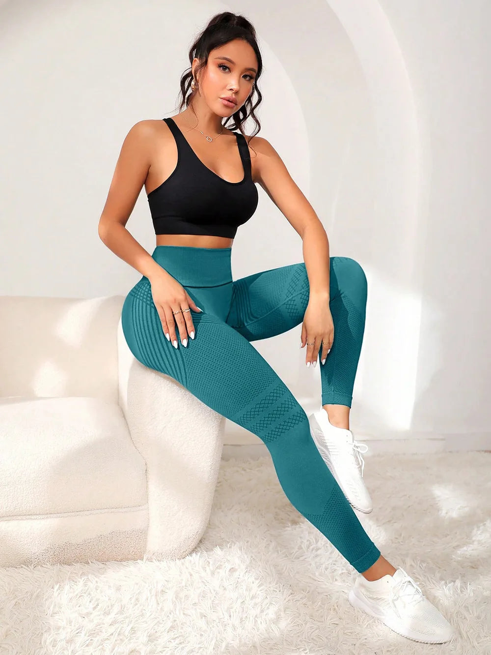 Pantaloni sportivi con linee sexy Sollevamento glutei Pantaloni sportivi attillati Pantaloni fitness elastici a vita alta da donna Pantaloni da yoga da corsa
