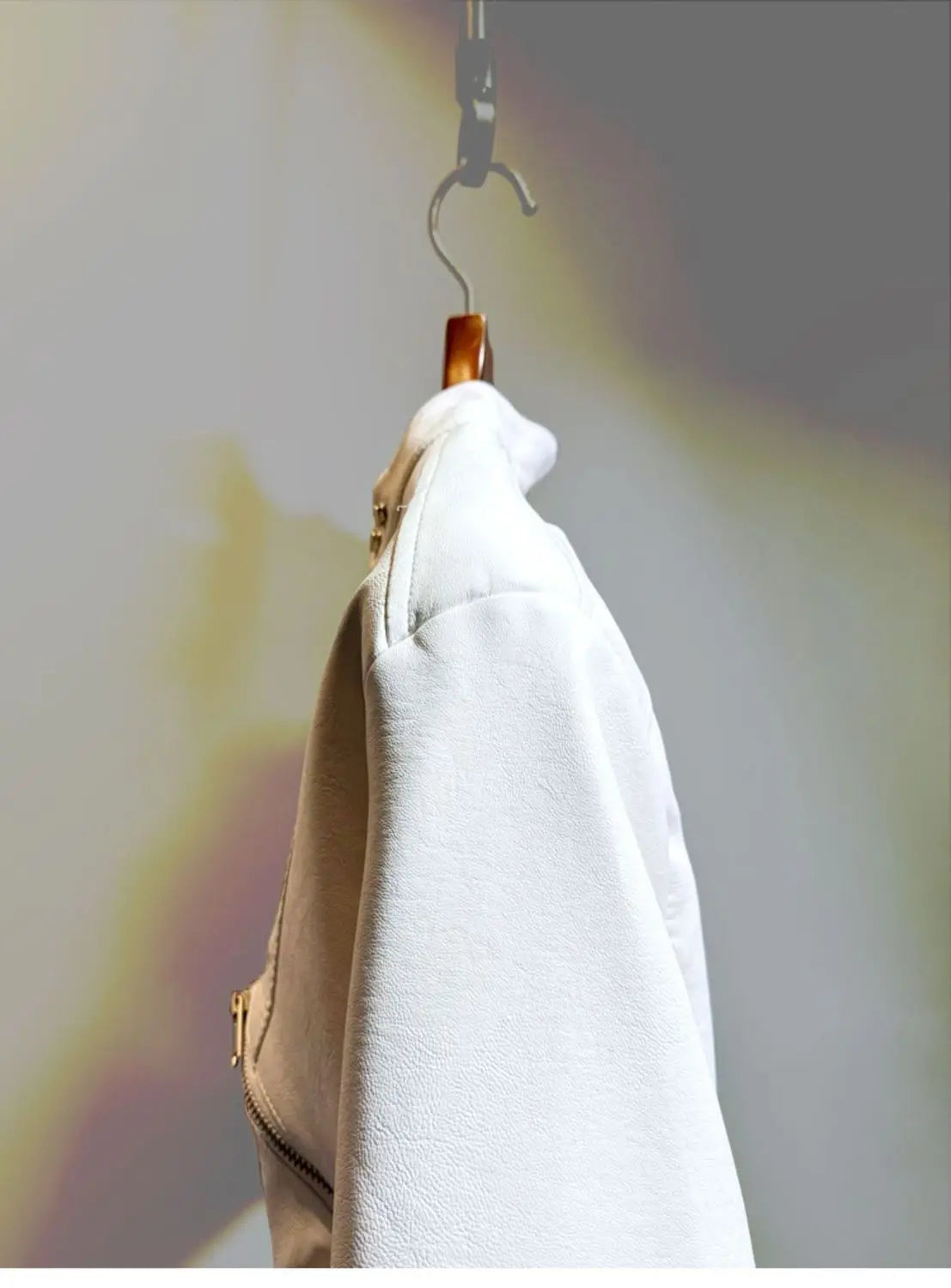 2025 Autunno nuova bella giacca da moto corta versatile giacca in pelle PU a vita alta per donna cappotto in pelliccia sintetica
