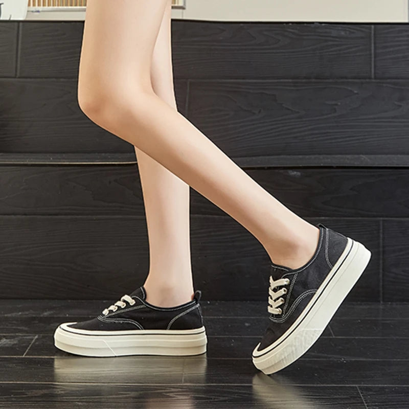 Nuove Sneakers in Tela da Donna 2026 Antiscivolo, Scarpe da Skateboard Basse, Traspiranti, Taglie Forti, Primavera e Autunno
