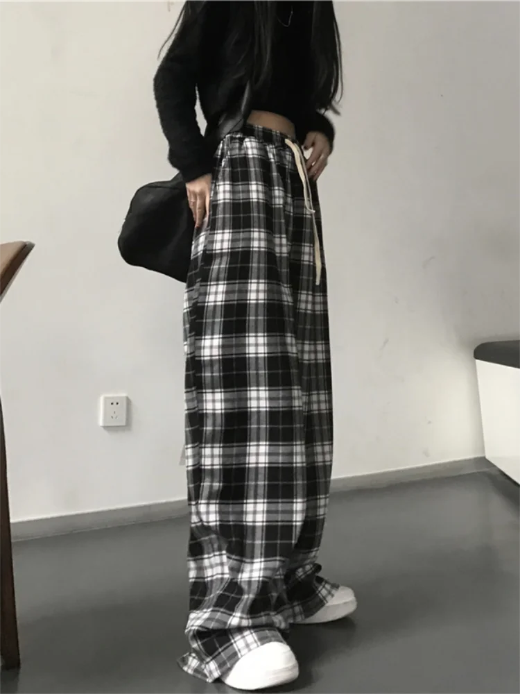 Pantaloni sportivi da donna oversize Pantaloni casual scozzesi neri alla moda Tasche in vita elastiche larghe Pantaloni larghi hip-hop unisex per studenti
