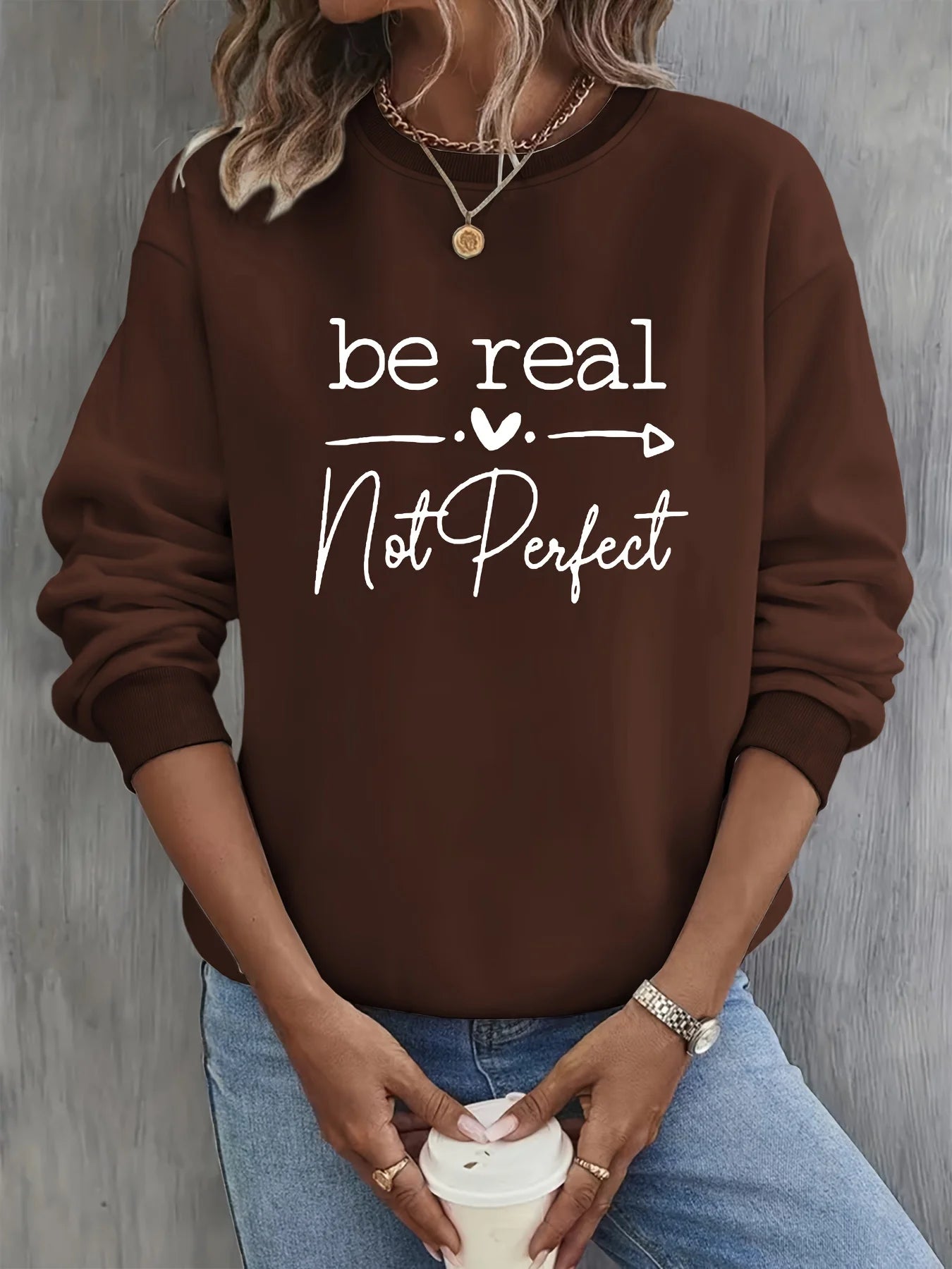 Pullover con cappuccio girocollo a maniche lunghe in velluto stampato con motivo a lettere comode e casual autunnali e invernali da donna