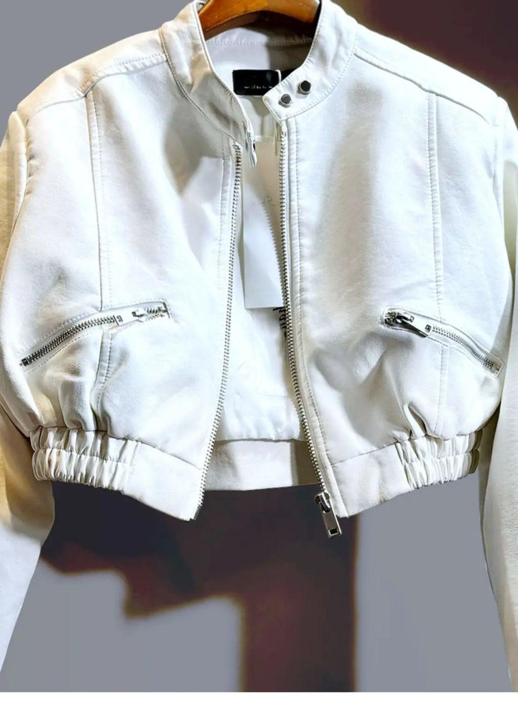2025 Autunno nuova bella giacca da moto corta versatile giacca in pelle PU a vita alta per donna cappotto in pelliccia sintetica