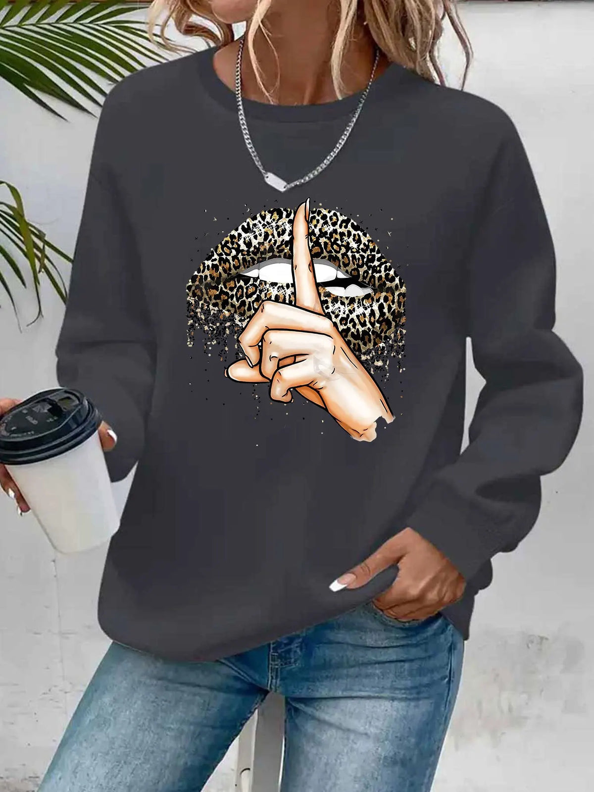 Pullover con cappuccio girocollo a maniche lunghe in velluto stampato con motivo a lettere comode e casual autunnali e invernali da donna
