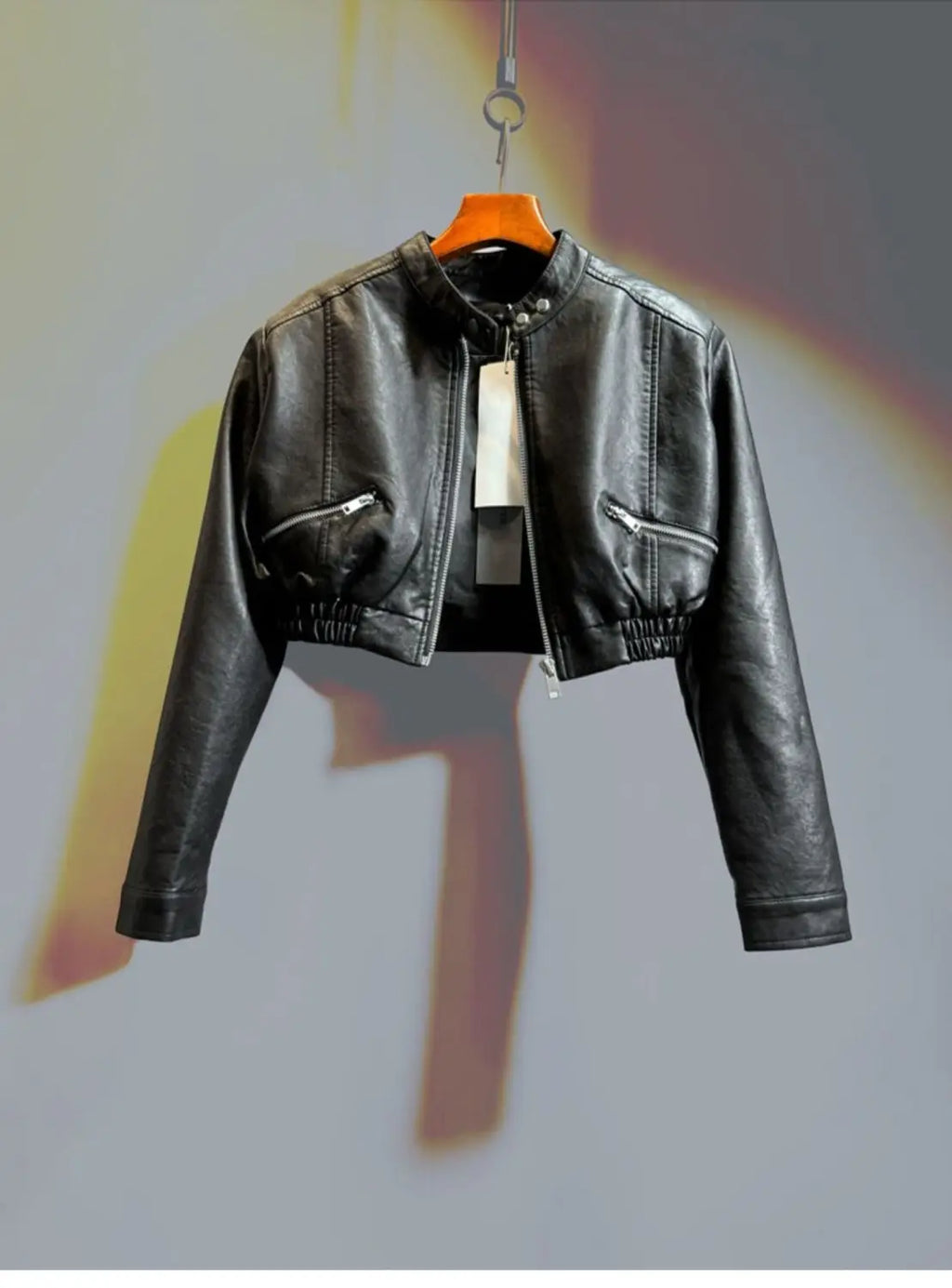 2025 Autunno nuova bella giacca da moto corta versatile giacca in pelle PU a vita alta per donna cappotto in pelliccia sintetica