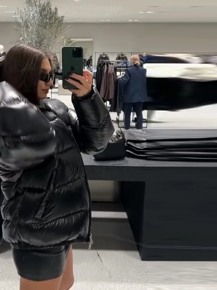 2025 Autunno Inverno Stile neutro Cappotto imbottito in cotone Casual Cerniera con cappuccio Giacca solida Moda Parka caldo a prova di freddo Capispalla