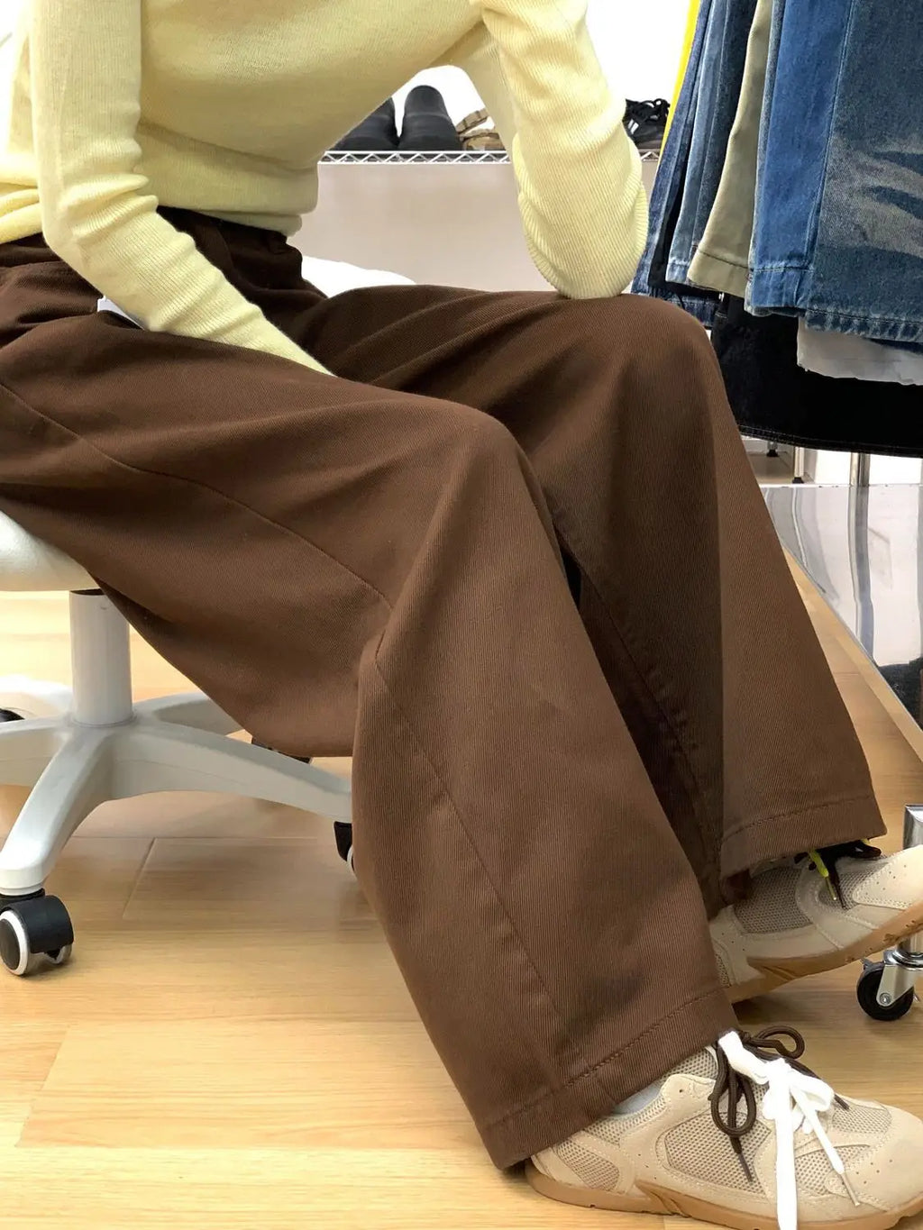 Jeans vintage americani alla moda a vita alta da donna Nuovi comodi pantaloni in denim versatili drappeggiati con gamba dritta fino al pavimento