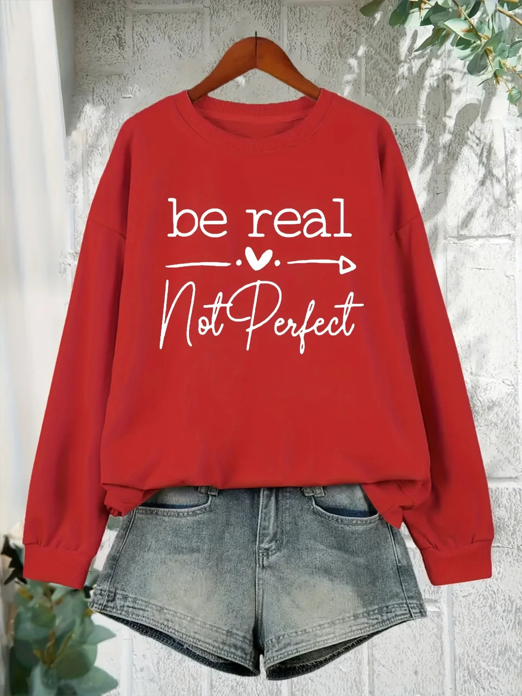 Pullover con cappuccio girocollo a maniche lunghe in velluto stampato con motivo a lettere comode e casual autunnali e invernali da donna