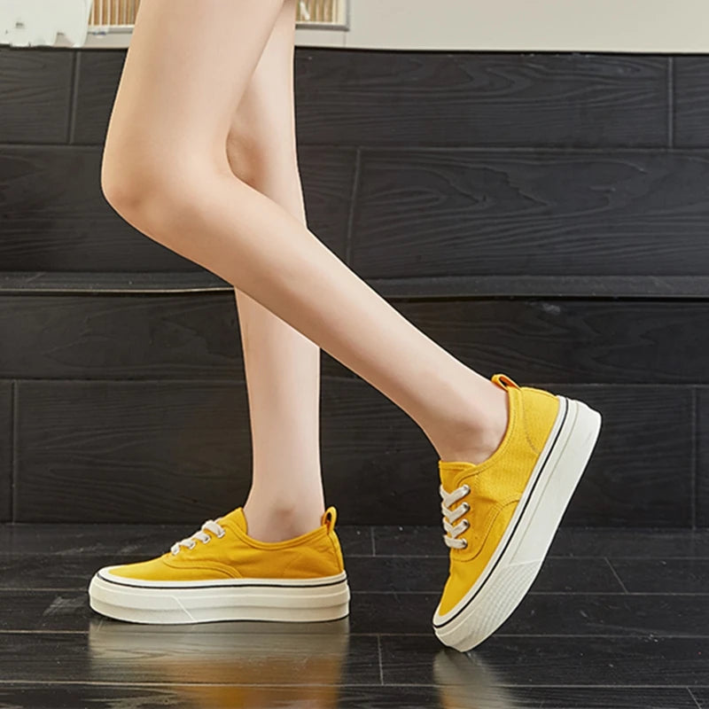 Nuove Sneakers in Tela da Donna 2026 Antiscivolo, Scarpe da Skateboard Basse, Traspiranti, Taglie Forti, Primavera e Autunno