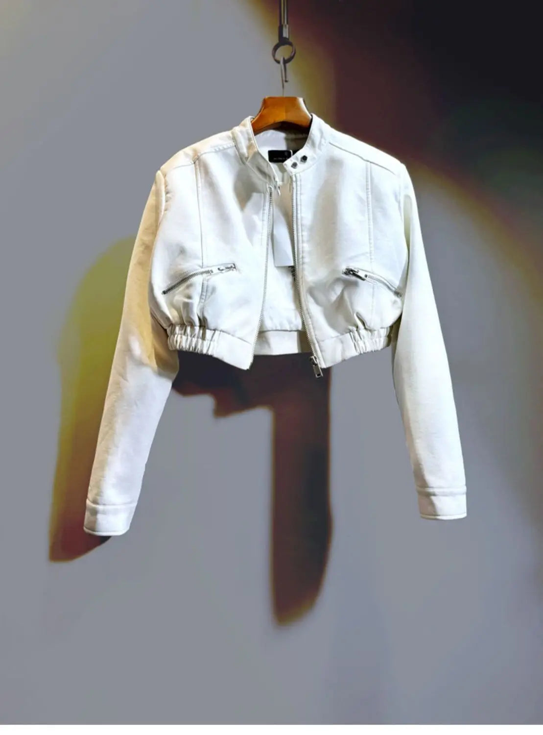2025 Autunno nuova bella giacca da moto corta versatile giacca in pelle PU a vita alta per donna cappotto in pelliccia sintetica