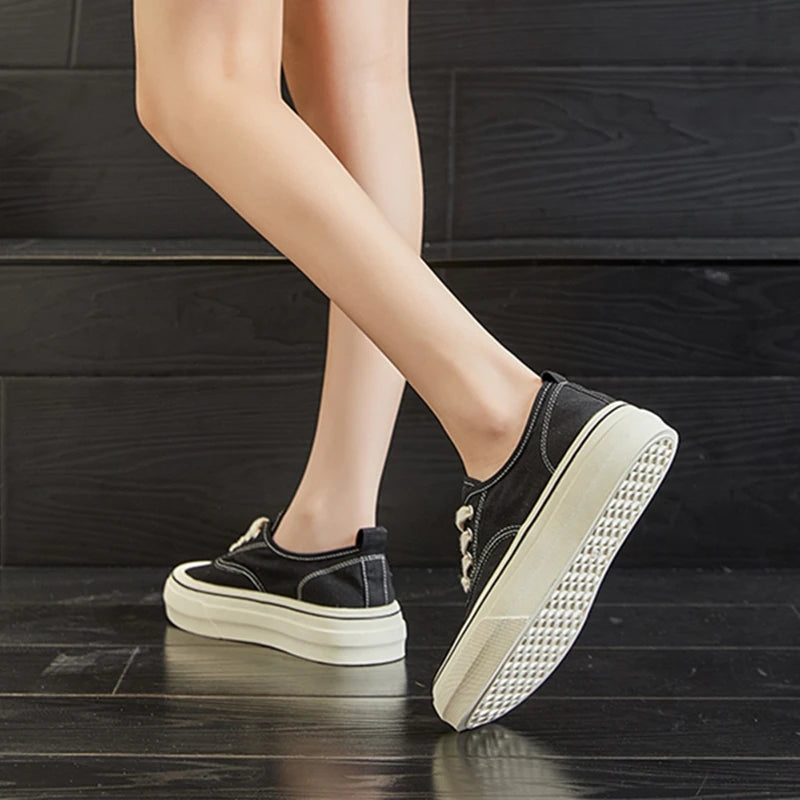 Nuove Sneakers in Tela da Donna 2026 Antiscivolo, Scarpe da Skateboard Basse, Traspiranti, Taglie Forti, Primavera e Autunno